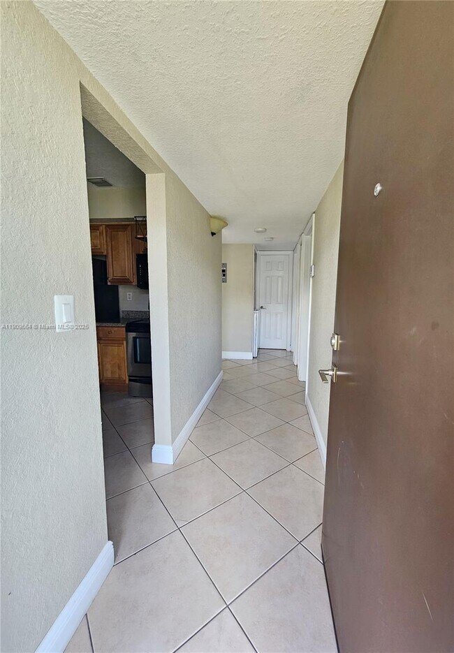 Foto del edificio - 8601 SW 94th St