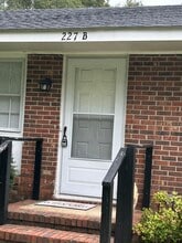 Building Photo - 227b Lester St
