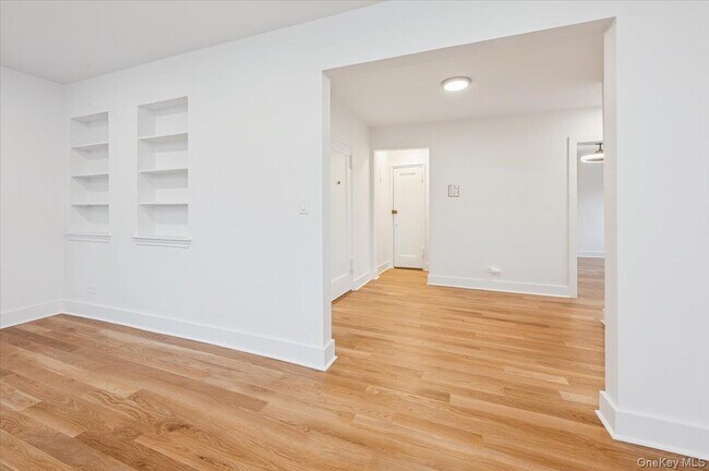 Building Photo - 13 Sunnybrook Rd