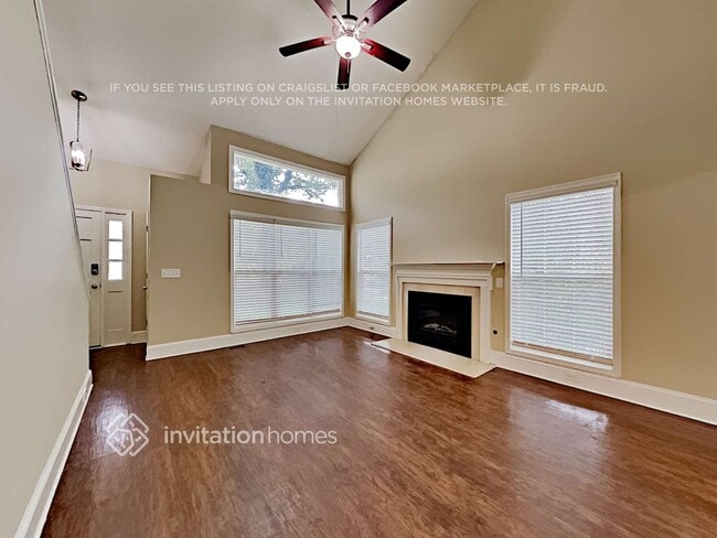 Building Photo - 2861 Lithia Pl