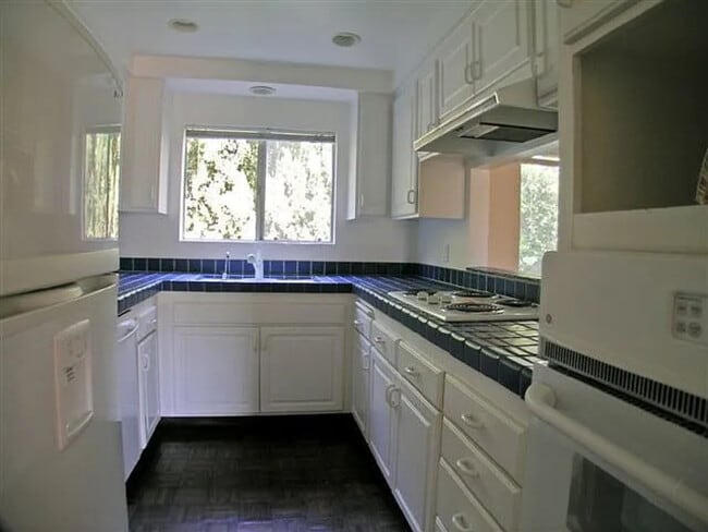 Building Photo - 56 Barranca Ave