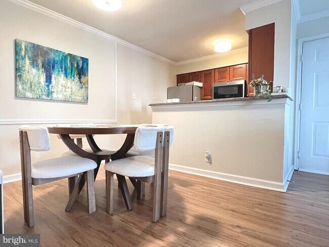 Foto del edificio - 3312 Wyndham Cir