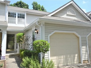 Building Photo - 1319 Maple Shade Ln