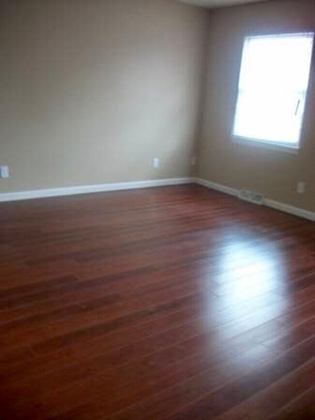 Building Photo - 818/820 DEERFIELD