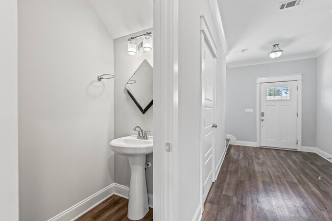 Foto del edificio - 1428 Gatewood Pl