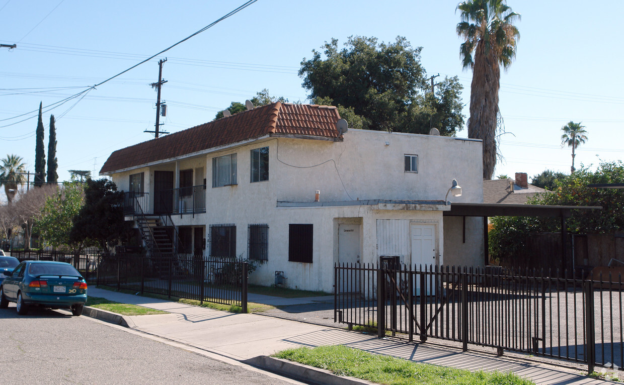 Building Photo - 707 W Evans St