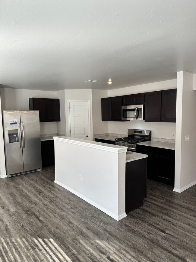 Foto del edificio - *Pre-leasing* Three Bedroom | Two Bath Hom...
