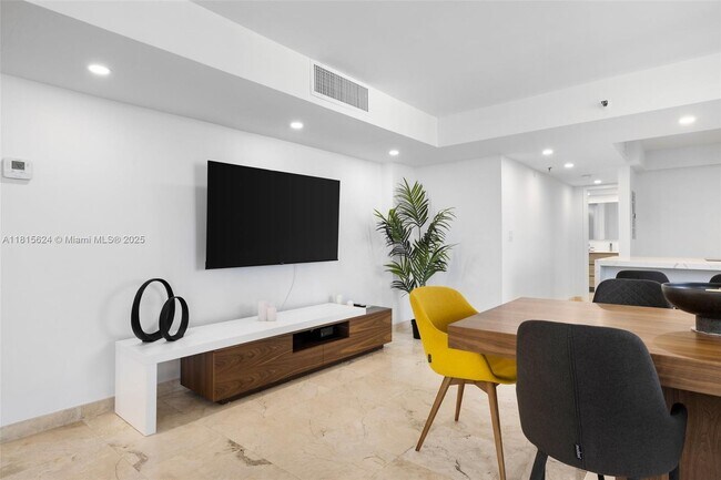 Building Photo - 2401 Collins Ave
