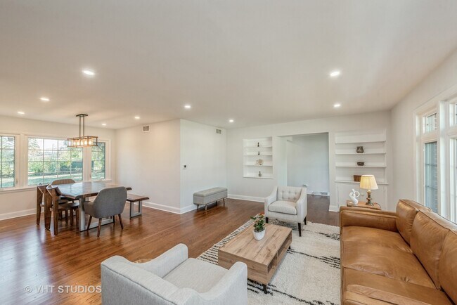 Foto del edificio - 35 Pine Tree Rd
