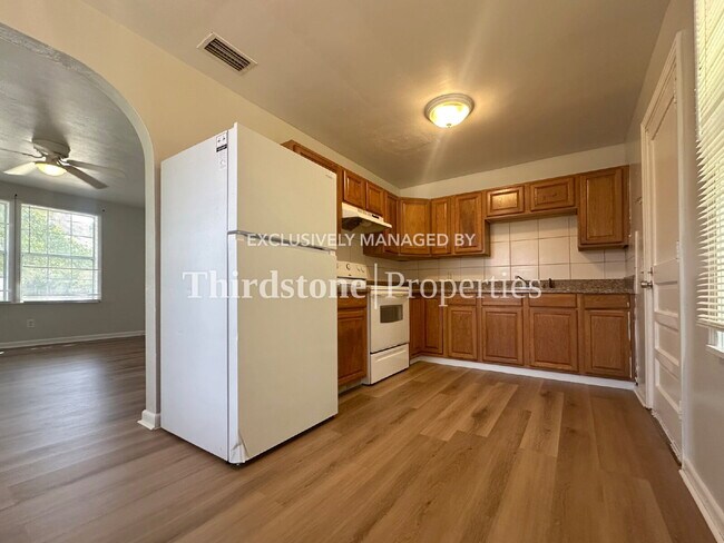 Foto del edificio - 5638 Vernon Rd