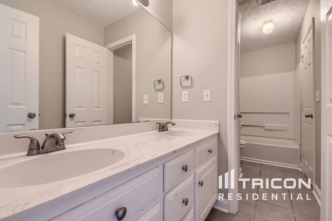 Foto del edificio - 144 Moss Pointe Dr