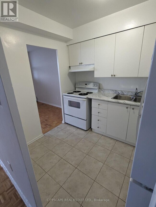 Photo du bâtiment - 1442 Lawrence Ave W