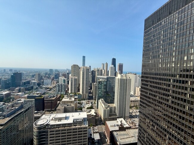 Building Photo - 300 N State St