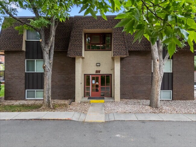 Foto del edificio - Recently updated 2 bedroom condo with upgr...