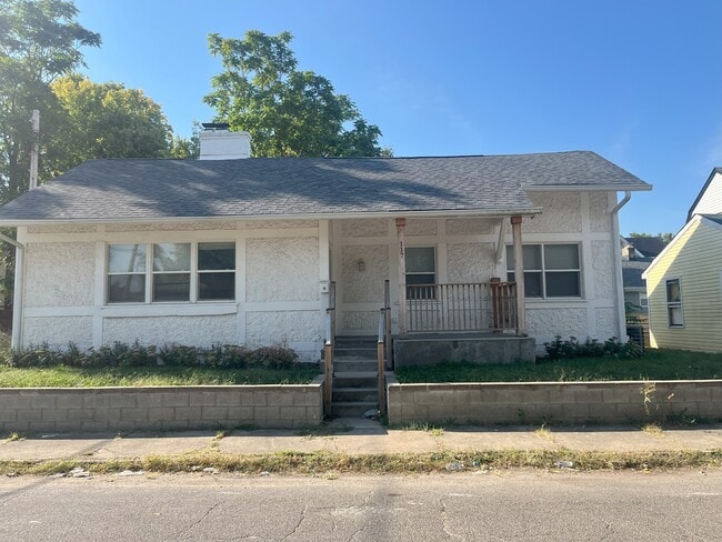 Photo - 117 W 36th St House