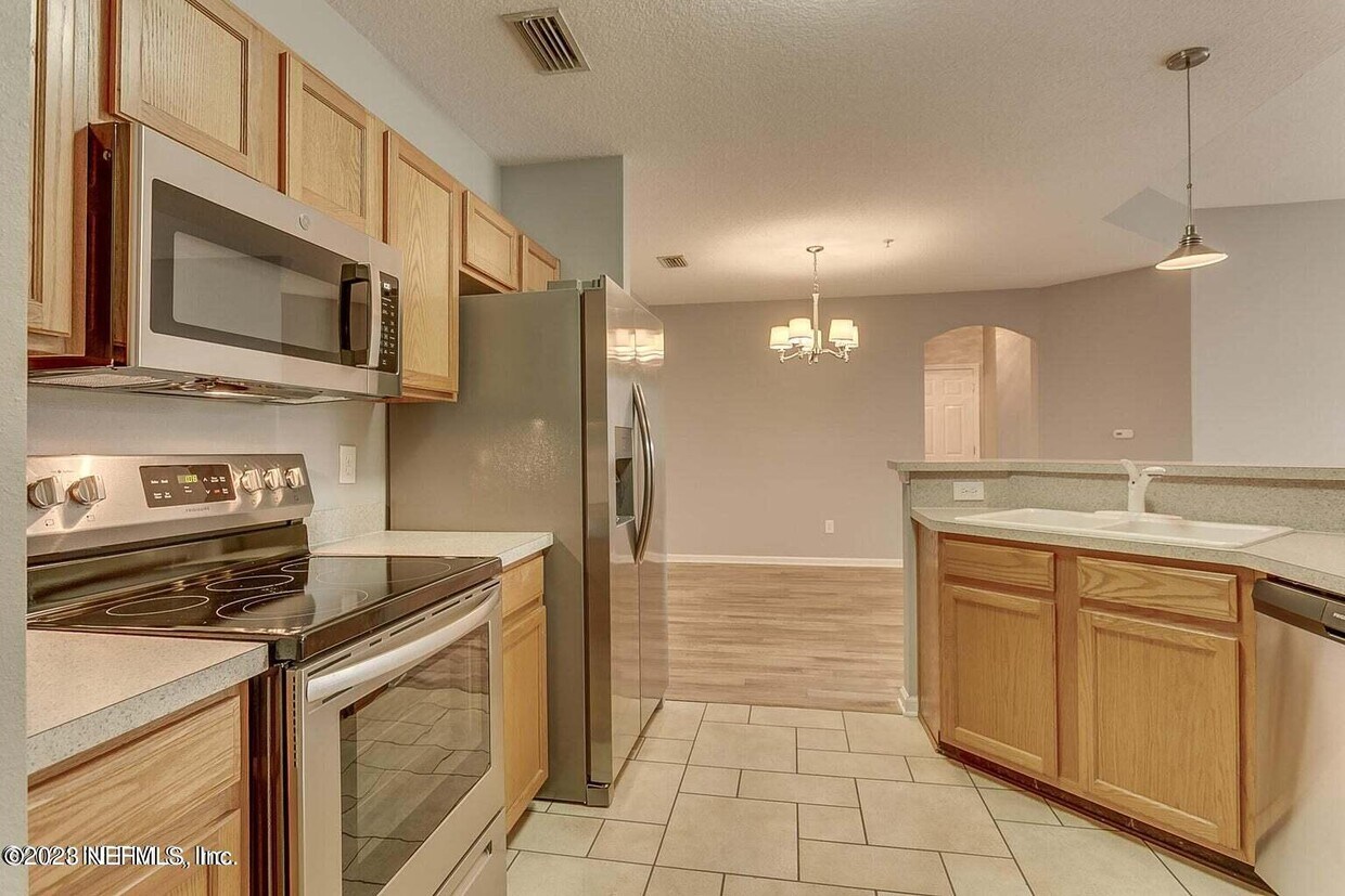 Primary Photo - 785 Oakleaf Plantation Pkwy