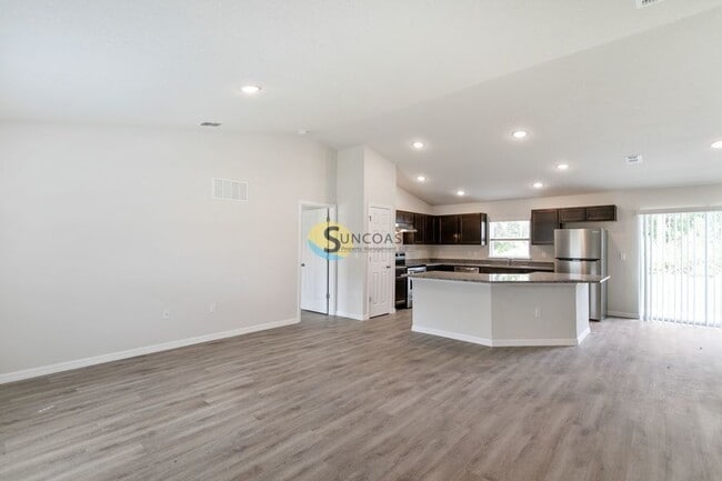 Building Photo - New 4BR/2BA Home in Marion Oaks ? Spacious...