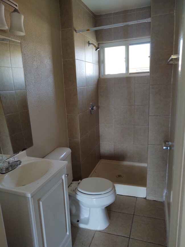 Building Photo - 1511 Orange Dr