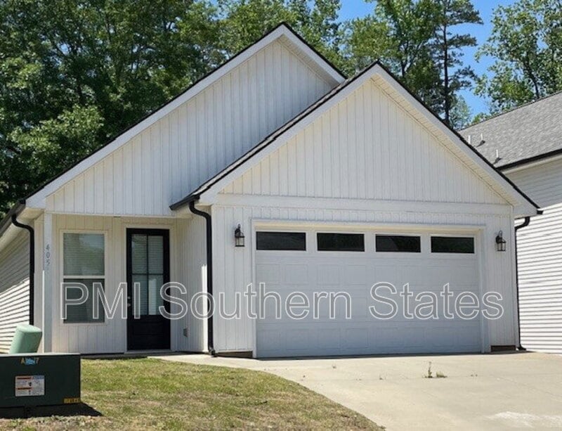 Photo - 402 Albus Drive