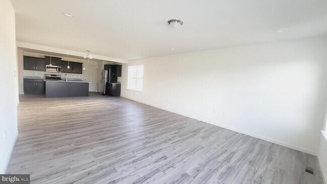 Building Photo - 54 LONG BEND Dr