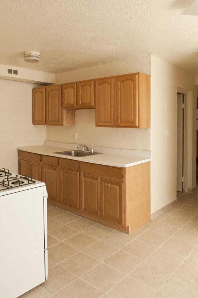 Building Photo - Riverview Gardens