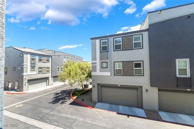 Building Photo - 9050 W Tropicana Ave