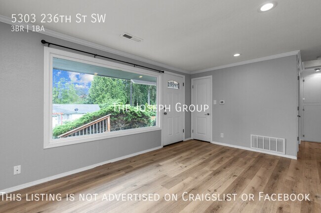 Building Photo - Beautifully updated 3bed/1ba in Mountlake ...