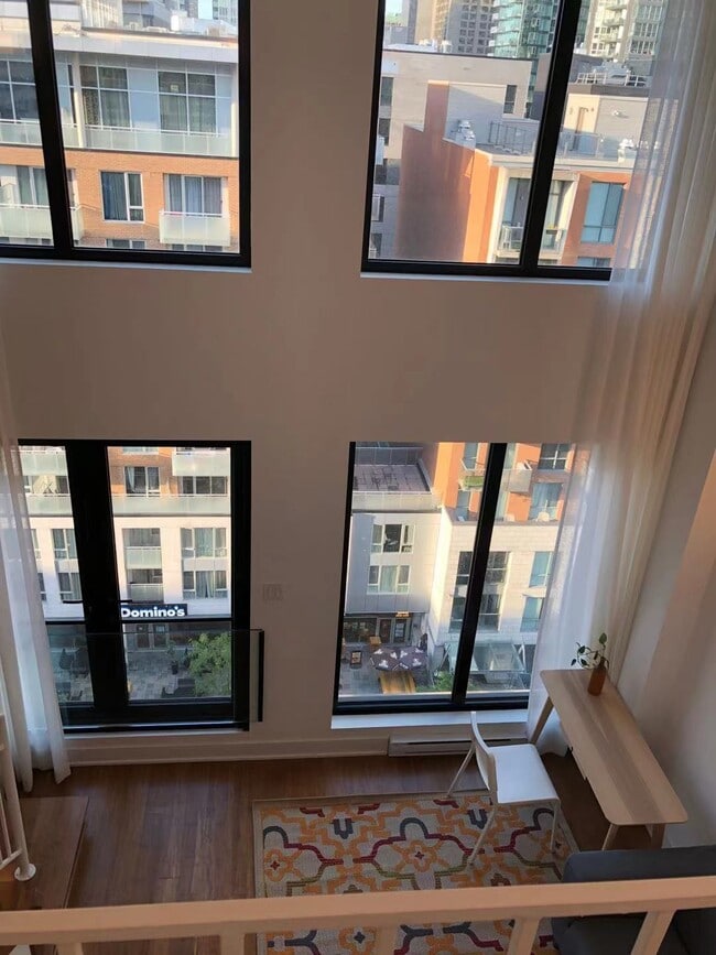 Photo du bâtiment - 1212 Rue Rue Bishop