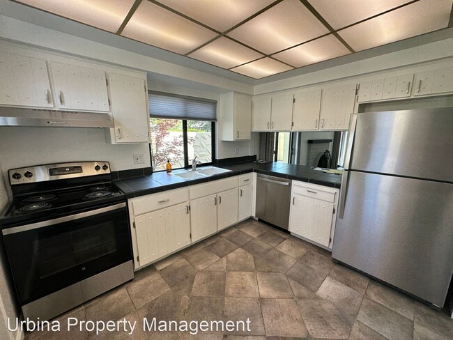 Building Photo - 3 br, 2 bath House - 810 Shady Oak Drive