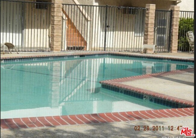 Foto del edificio - 28915 Thousand Oaks Blvd