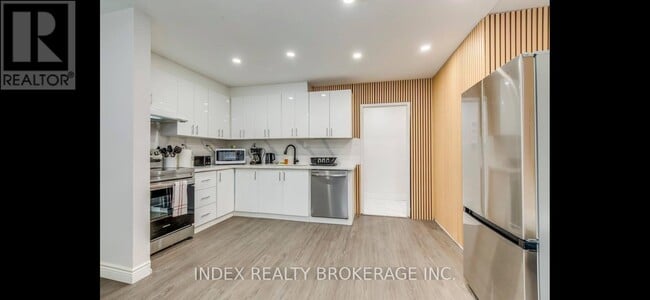 Building Photo - 22 Sora Dr