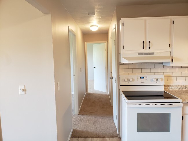 Building Photo - 4999 Mercedes Dr