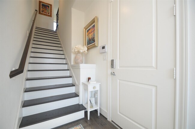 Foto del edificio - 8620 Emnora Ln
