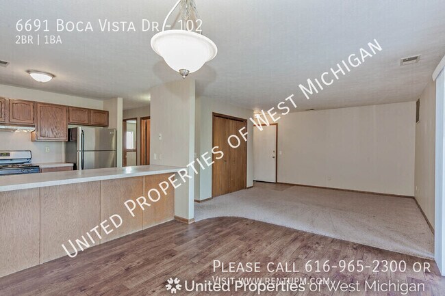 Building Photo - 6691 Boca Vista Dr NE