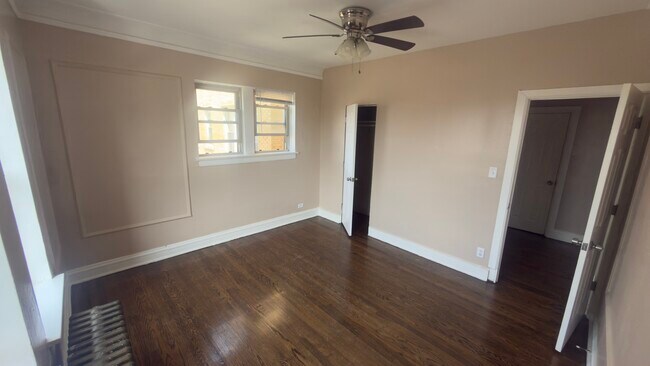Building Photo - 8054 s Hermitage