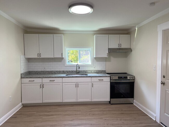 Foto del edificio - 2 Bed, 1 Bath Home for Rent – $1,250/Month