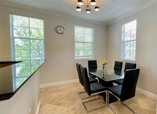 Foto del edificio - 2069 S Ocean Dr