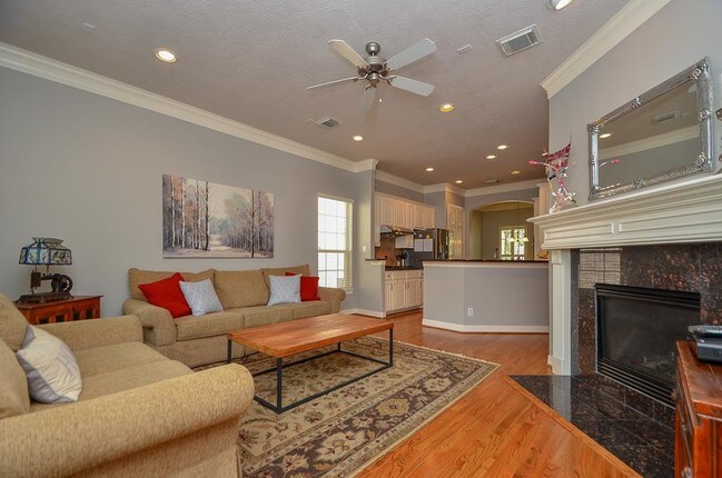 Building Photo - 7814 Shady Villa Mdw