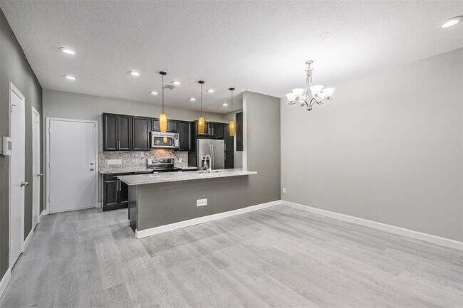 Building Photo - 6000 Reims Rd