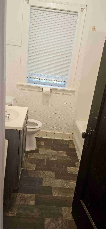 Building Photo - 8119 S Vernon Ave