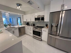 Building Photo - 1266 S Military Trail