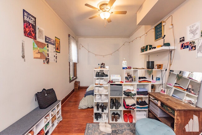 Foto del edificio - 3310 W Armitage Ave