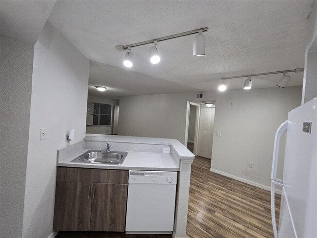 Building Photo - 12730 Vista Isles Dr