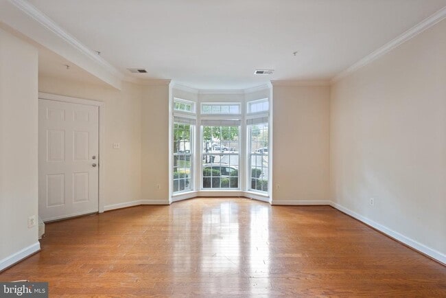 Building Photo - 2576 Eastbourne Dr