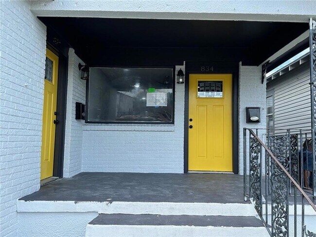 Building Photo - 834 Vallette St