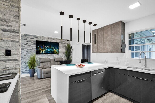 Foto del edificio - 1420 S 24th Ter