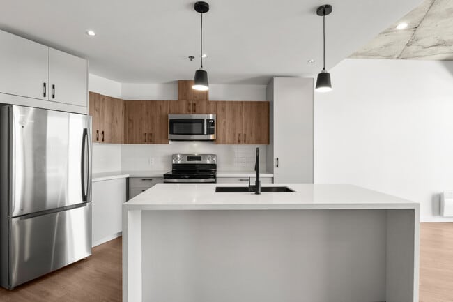 Building Photo - Racine Vaudreuil