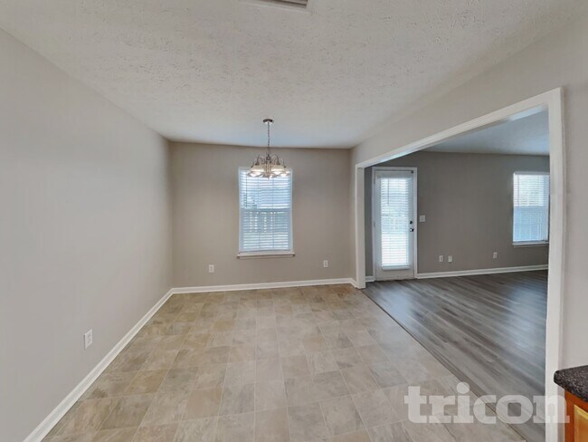 Building Photo - 1811 Packard Ct