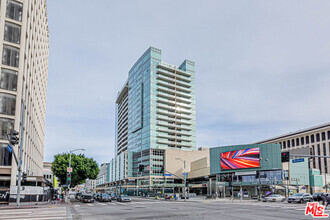 Building Photo - 3785 Wilshire Blvd