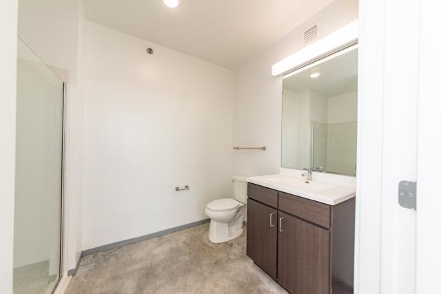 Building Photo - 2 bedroom in Chicago IL 60615